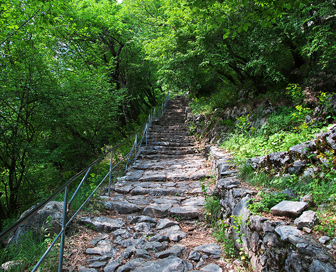 when to visit the Ostrog Monastery